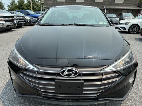 Used 2019 Hyundai Elantra SE FWD image 2