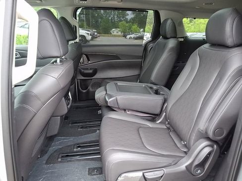 New 2026 Kia Carnival SX FWD image 8