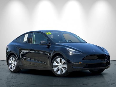 Used 2023 Tesla Model Y Long Range AWD/4WD image 2