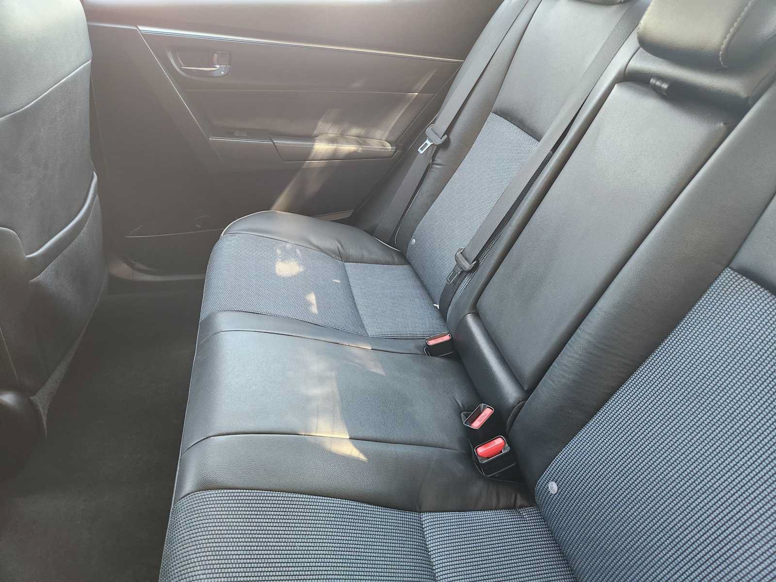 Used 2015 Toyota Corolla S FWD image 28