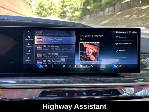 Used 2024 BMW 760i xDrive w/ Executive Package image 22