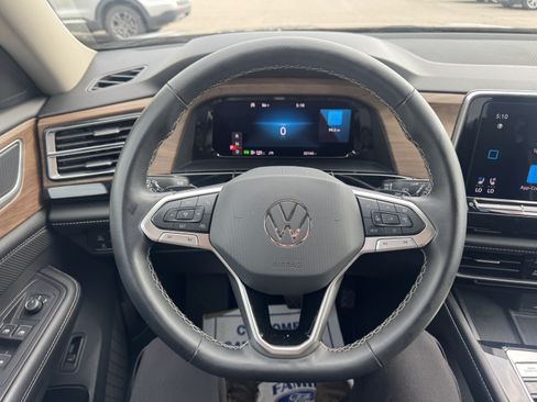 Used 2024 Volkswagen Atlas SE AWD/4WD image 9