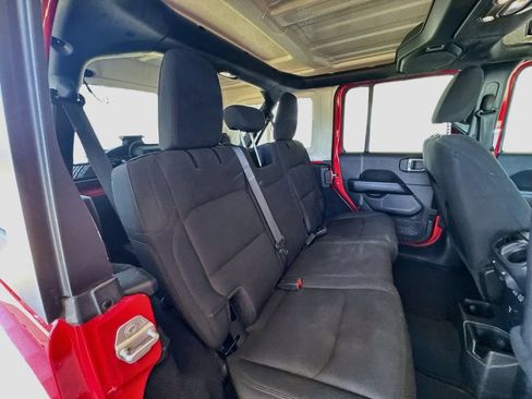 Used 2020 Jeep Wrangler Unlimited Sahara AWD/4WD image 26