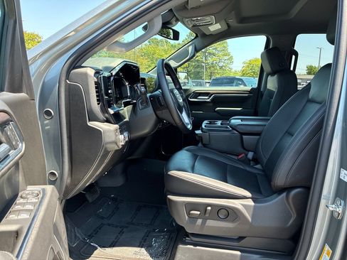 Used 2026 GMC Sierra 1500 SLT AWD/4WD image 10