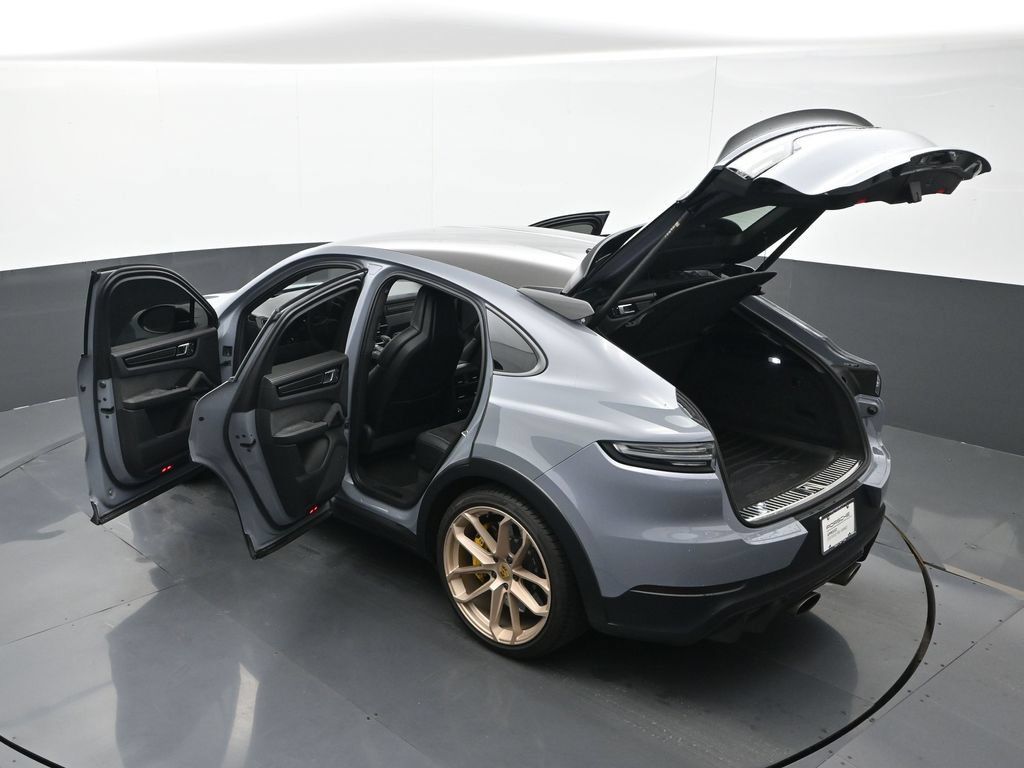 Used 2023 Porsche Cayenne Turbo GT AWD/4WD image 28