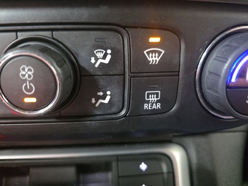 Used 2023 GMC Acadia SLE w/ Driver Convenience Package image 26