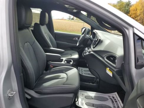 New 2026 Chrysler Voyager LX FWD image 23
