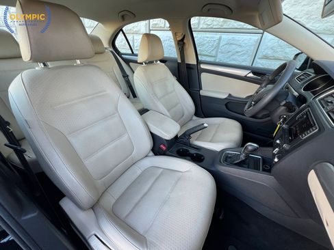 Used 2018 Volkswagen Jetta Wolfsburg Edition image 42