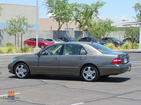 Used 2004 Lexus LS 430 RWD image 4