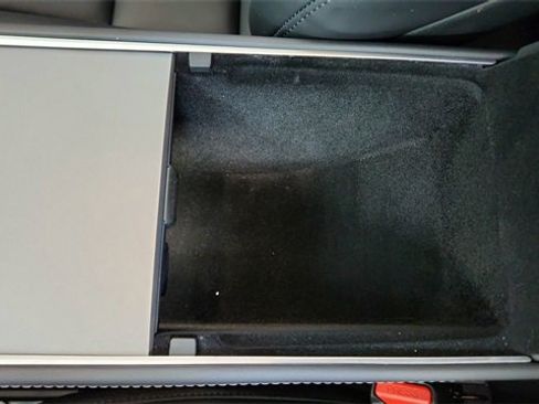 Used 2025 Tesla Model Y Long Range image 52