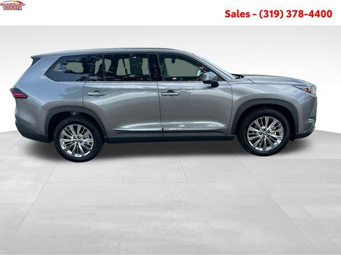Certified 2025 Toyota Grand Highlander AWD image 8