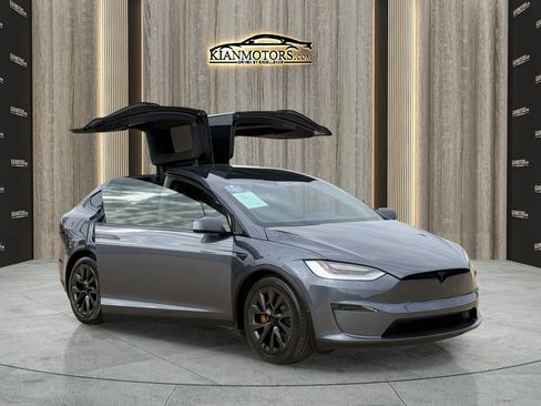 Used 2023 Tesla Model X image 10