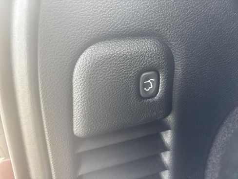 Used 2018 Jeep Grand Cherokee High Altitude image 16