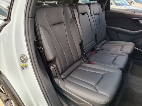 Used 2025 Audi Q7 3.0T Premium Plus w/ Premium Plus Package AWD/4WD image 37