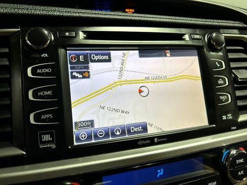 Used 2015 Toyota Highlander Limited image 21