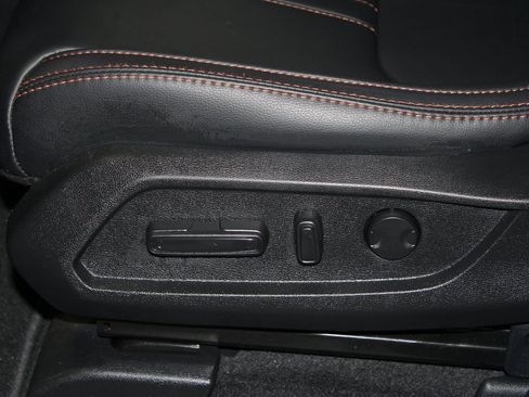 Used 2025 Honda Pilot TrailSport image 13