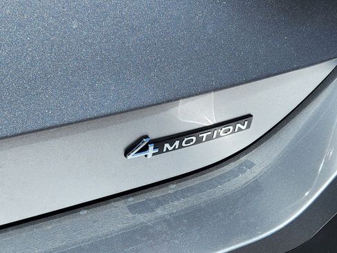 New 2025 Volkswagen Tiguan SE image 23