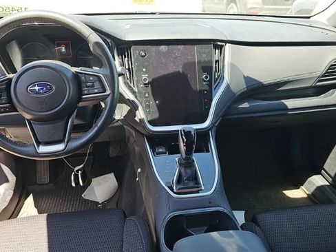 Used 2025 Subaru Outback Premium AWD/4WD image 7