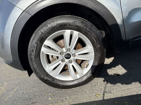 Used 2019 Kia Sportage LX AWD/4WD image 11