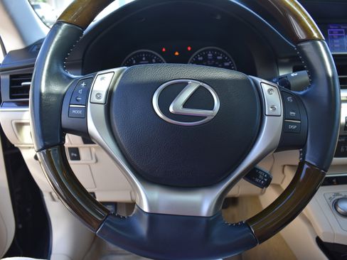 Used 2013 Lexus ES 350 w/ Premium Pkg image 13