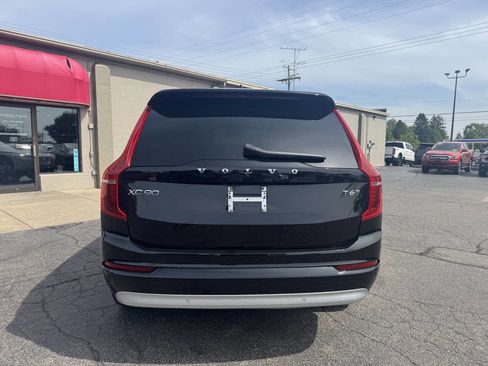 Used 2022 Volvo XC90 T6 Momentum w/ Advanced Package AWD/4WD image 4