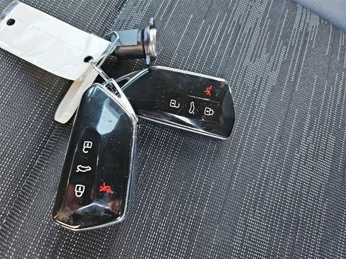 Certified 2022 Volkswagen ID.4 Pro image 34