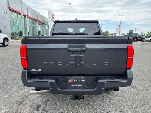 Used 2026 Toyota Tacoma SR5 AWD/4WD image 9
