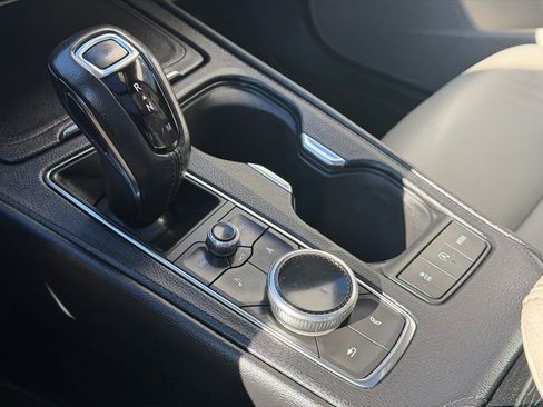 Used 2019 Cadillac XT4 Premium Luxury image 16