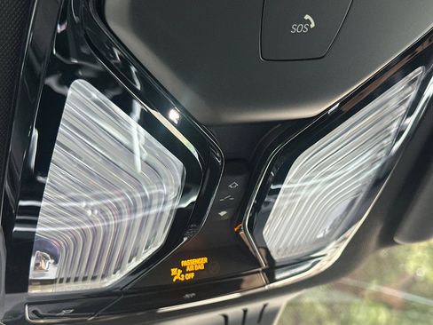 Used 2023 BMW i4 eDrive40 image 21