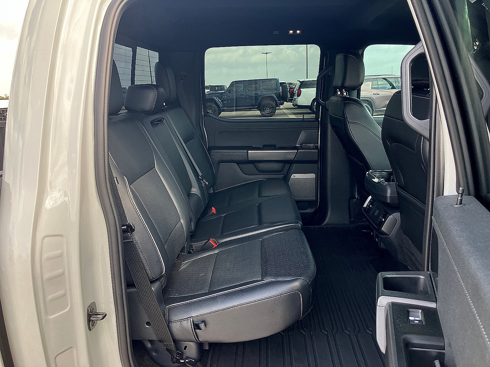 Used 2024 Ford F150 Lariat w/ Bed Utility Package AWD/4WD image 14