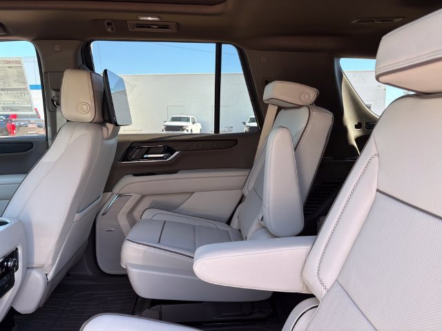 New 2026 GMC Yukon Denali w/ Denali Reserve Package RWD image 16