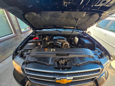 Used 2014 Chevrolet Tahoe LT RWD image 26