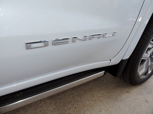 New 2026 GMC Sierra 1500 Denali w/ Denali Reserve Package image 19