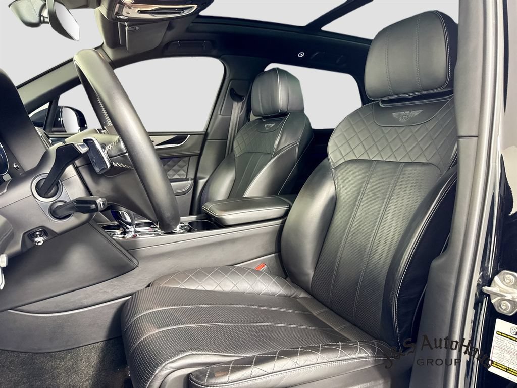 Used 2018 Bentley Bentayga AWD/4WD image 11