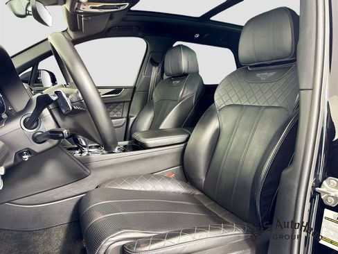 Used 2018 Bentley Bentayga AWD/4WD image 11