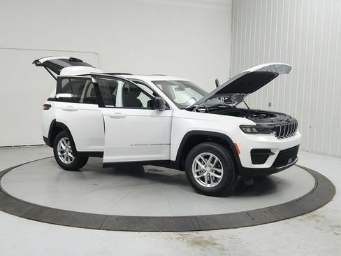 New 2026 Jeep Grand Cherokee Laredo X RWD image 10
