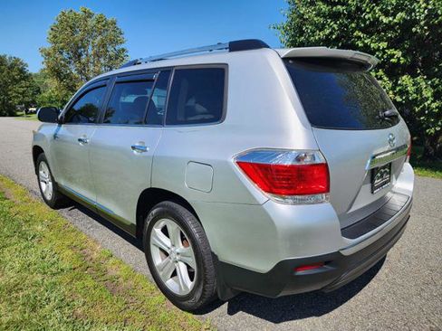 Used 2013 Toyota Highlander Limited AWD/4WD image 8