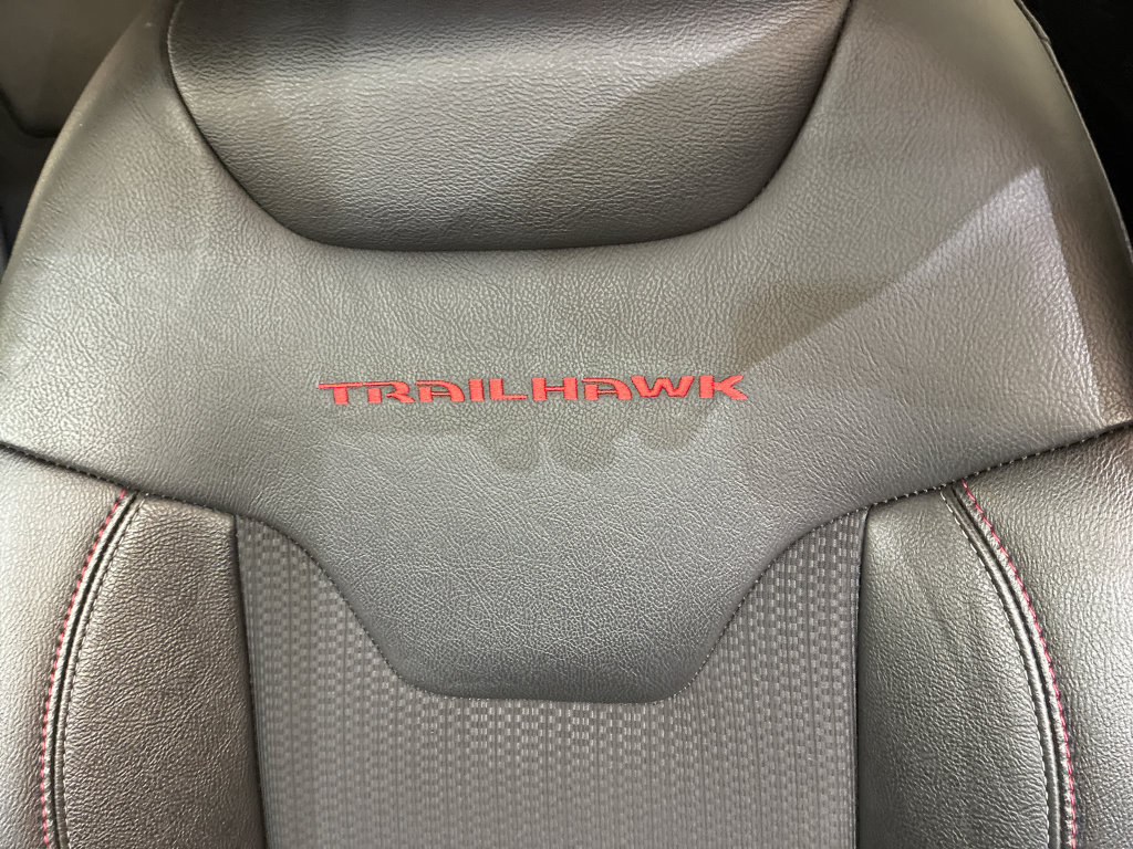 Used 2025 Jeep Compass Trailhawk AWD/4WD image 14