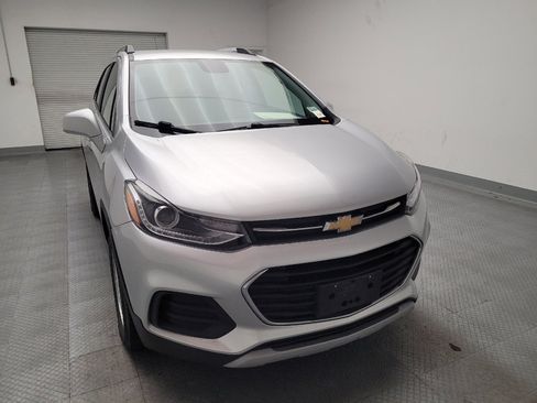 Used 2017 Chevrolet Trax LT w/ LT Convenience Package image 14