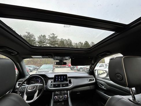 Used 2021 GMC Yukon SLT w/ SLT Premium Package image 10
