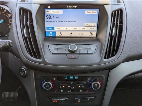 Used 2019 Ford Escape SE image 16