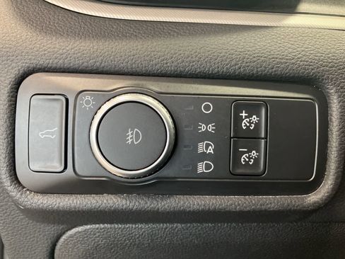 Used 2020 Ford Explorer XLT w/ Equipment Group 202A image 16