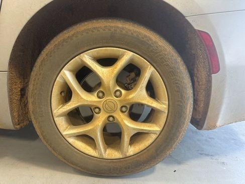 Used 2020 Chrysler Pacifica Touring-L Plus w/ Tire & Wheel Group image 9