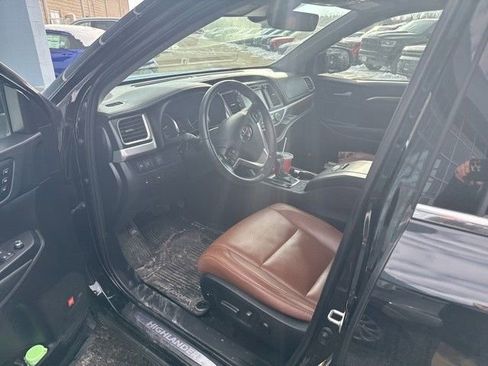 Used 2019 Toyota Highlander Limited image 8