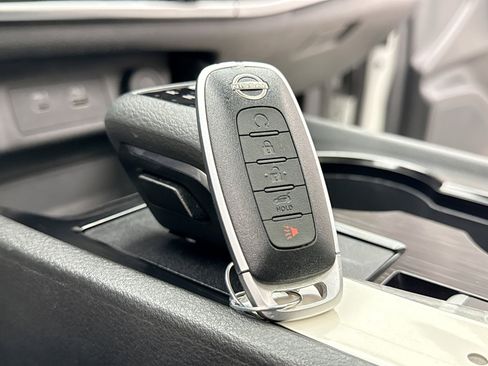 Used 2023 Nissan Rogue SV w/ SV Premium B Package image 23