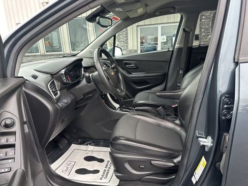 Used 2022 Chevrolet Trax LT AWD/4WD image 11