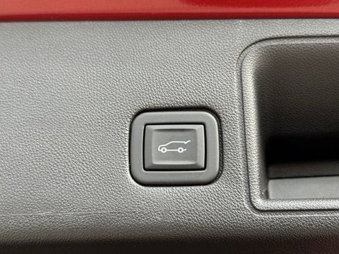 Used 2023 GMC Terrain SLE w/ Driver Convenience Package image 34