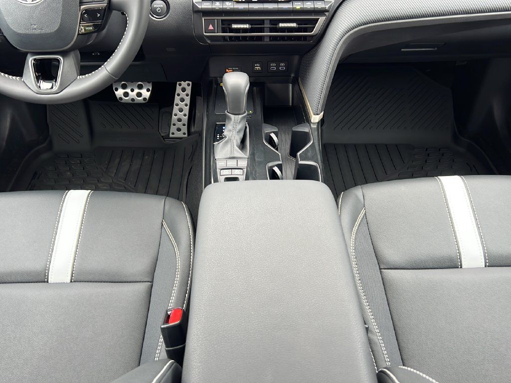 Used 2026 Toyota Camry SE FWD image 14