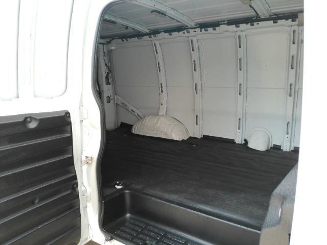 Used 2020 Chevrolet Express 2500 w/ Driver Convenience Package RWD image 7