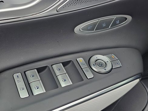 New 2026 Genesis GV70 2.5T Advanced image 32